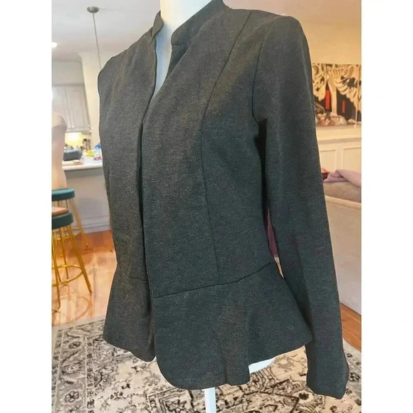 hybrid & company nWT fitted jacket with flare bottom size large - Picture 2 of 5